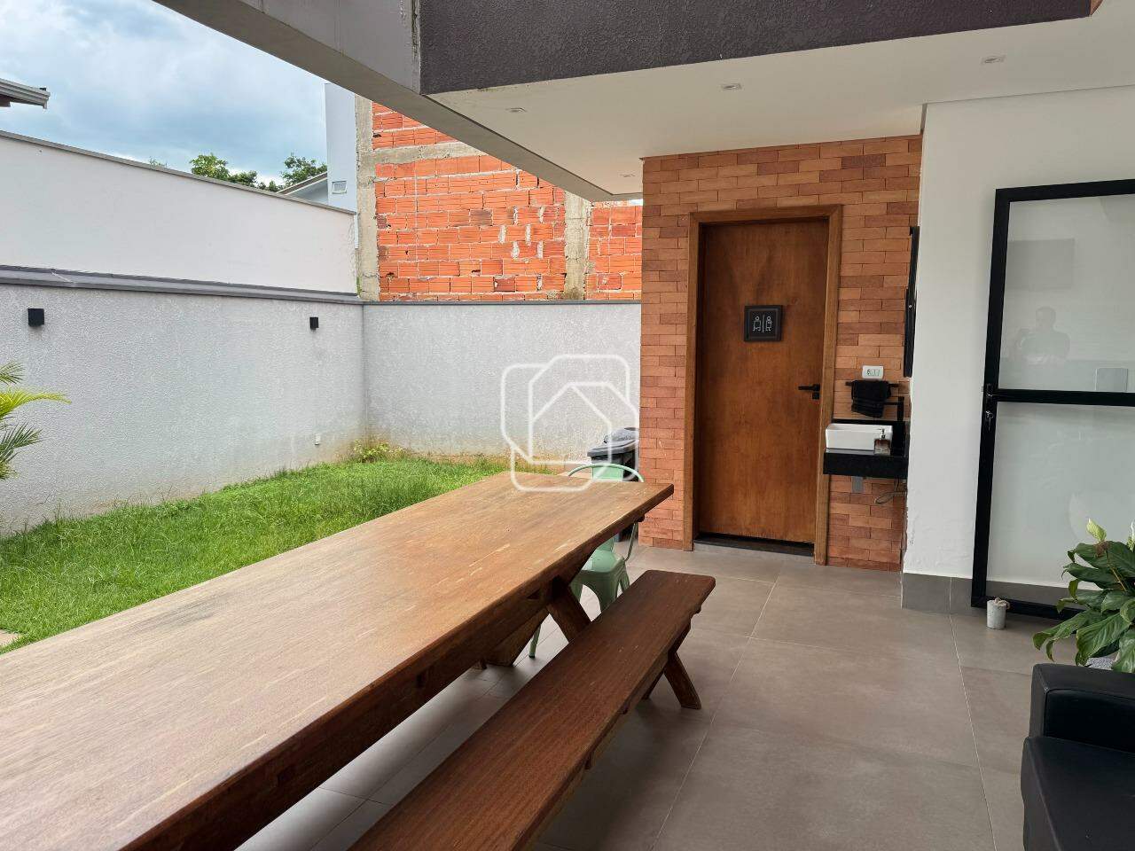 Casa de Condomínio à venda em Salto - SP - Mirante dos Ipês: Área externa