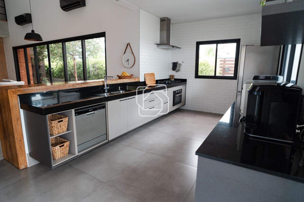 Casa de Condomínio à venda em Salto - SP - Mirante dos Ipês: Cozinha