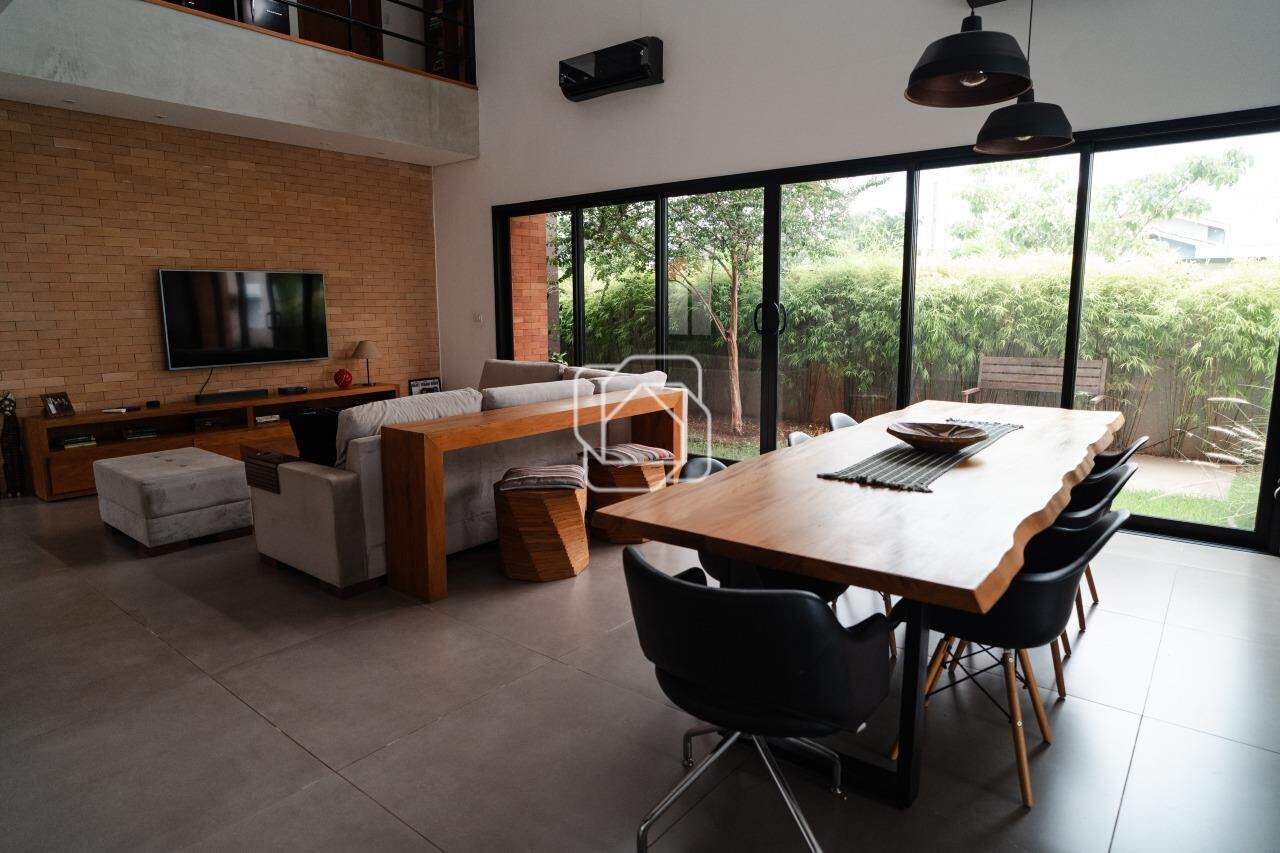 Casa de Condomínio à venda em Salto - SP - Mirante dos Ipês: Ambientes integrados
