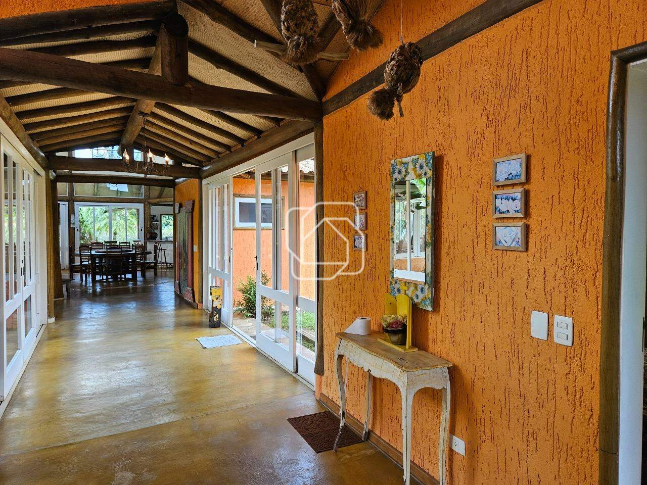 Casa de Condomínio à venda em Indaiatuba - SP - Parque da Grama: Corredor