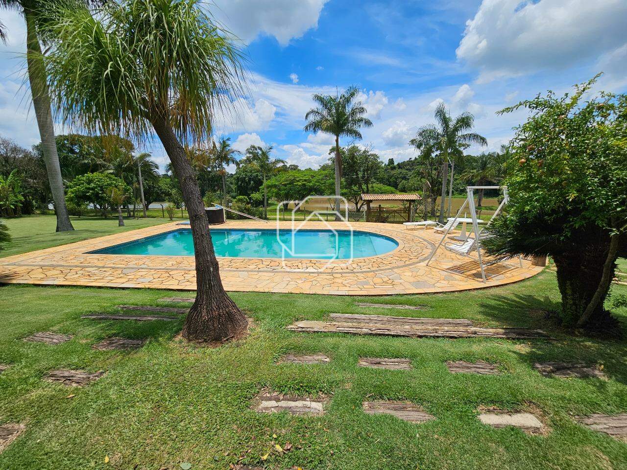 Casa de Condomínio à venda em Indaiatuba - SP - Parque da Grama: Área externa