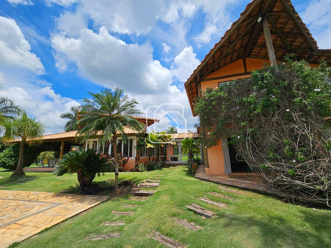 Casa de Condomínio à venda em Indaiatuba - SP - Parque da Grama: Área externa