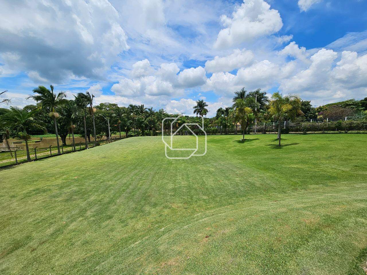 Casa de Condomínio à venda em Indaiatuba - SP - Parque da Grama: Área externa