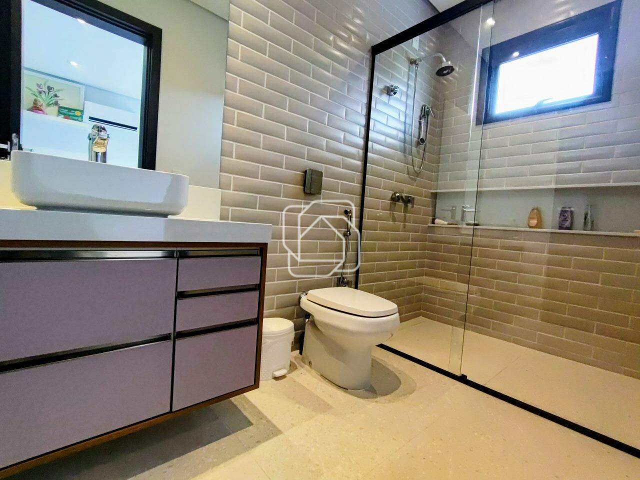 Casa de Condomínio à venda em Itu - SP - Condomínio Residencial Mont Blanc: Banheiro da suíte