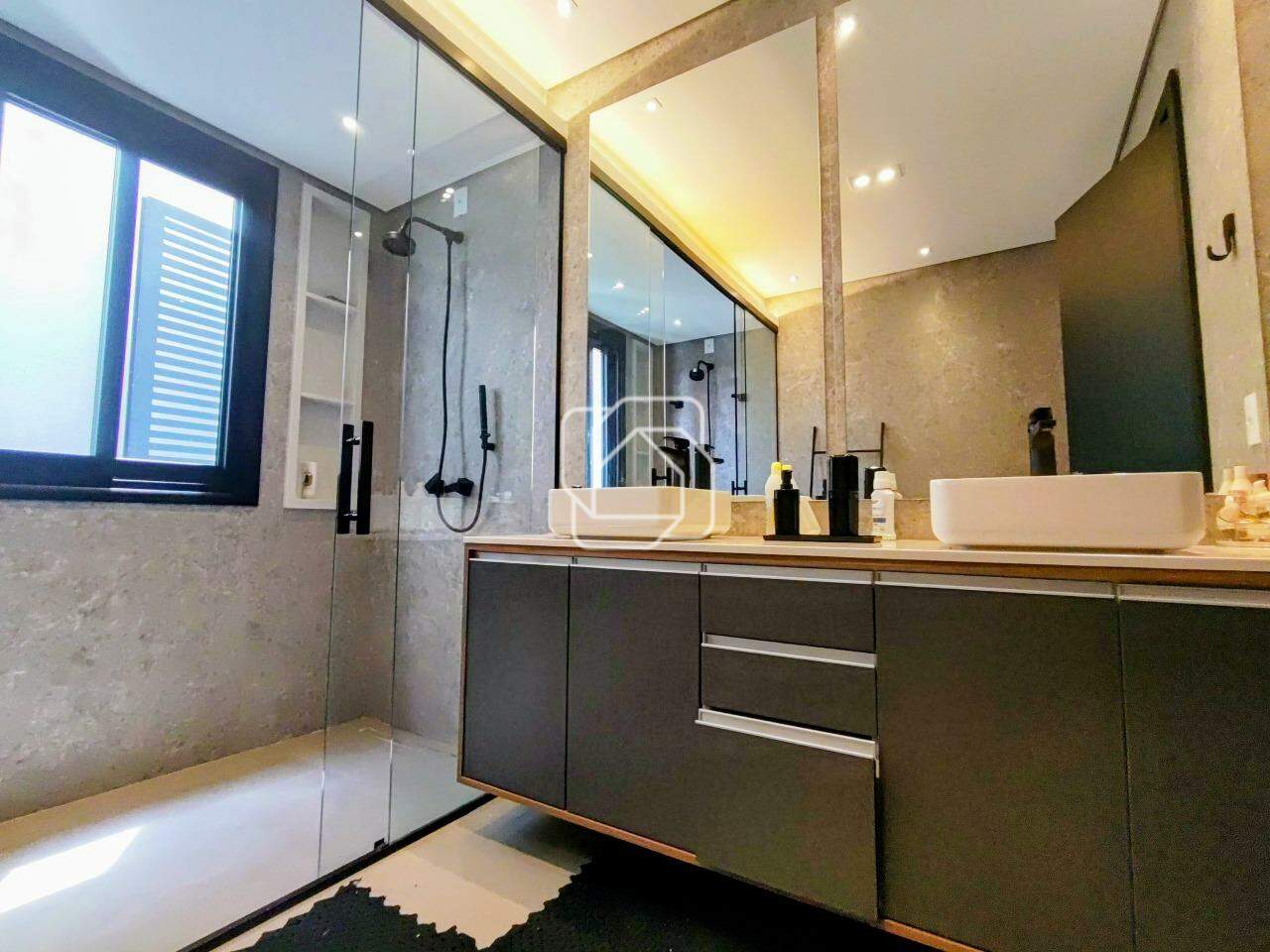Casa de Condomínio à venda em Itu - SP - Condomínio Residencial Mont Blanc: Banheiro da suíte master