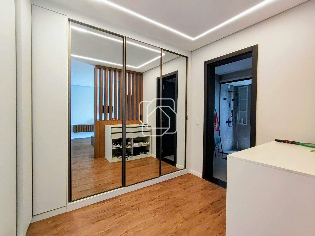 Casa de Condomínio à venda em Itu - SP - Condomínio Residencial Mont Blanc: Closet da suíte master