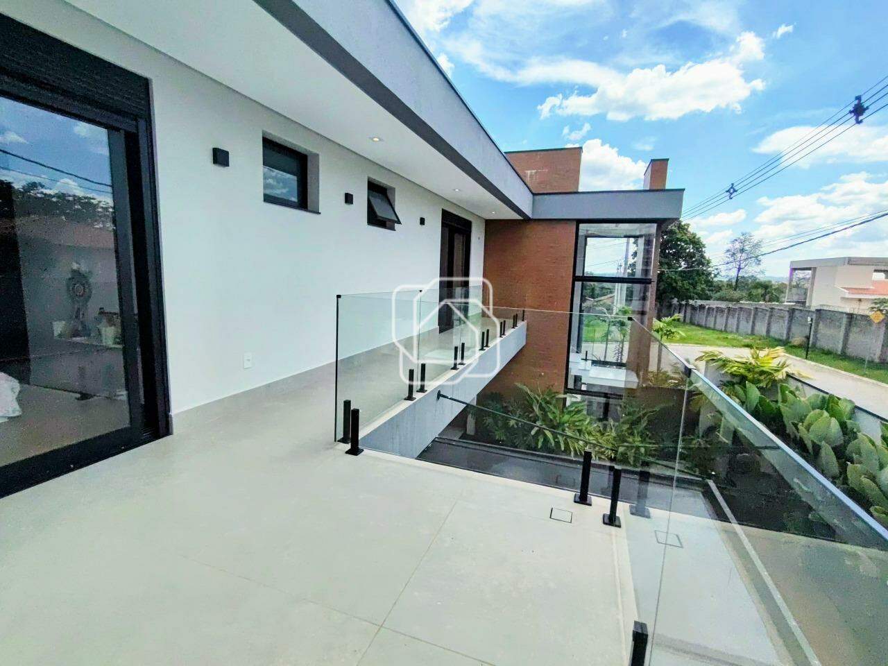 Casa de Condomínio à venda em Itu - SP - Condomínio Residencial Mont Blanc: Varanda das suítes