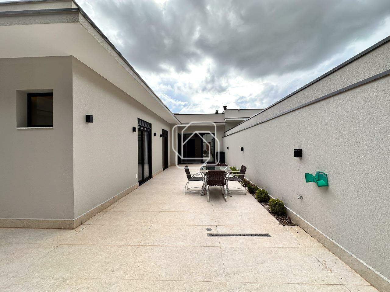 Casa de Condomínio à venda em Indaiatuba - SP - Residencial Duas Marias: Área externa