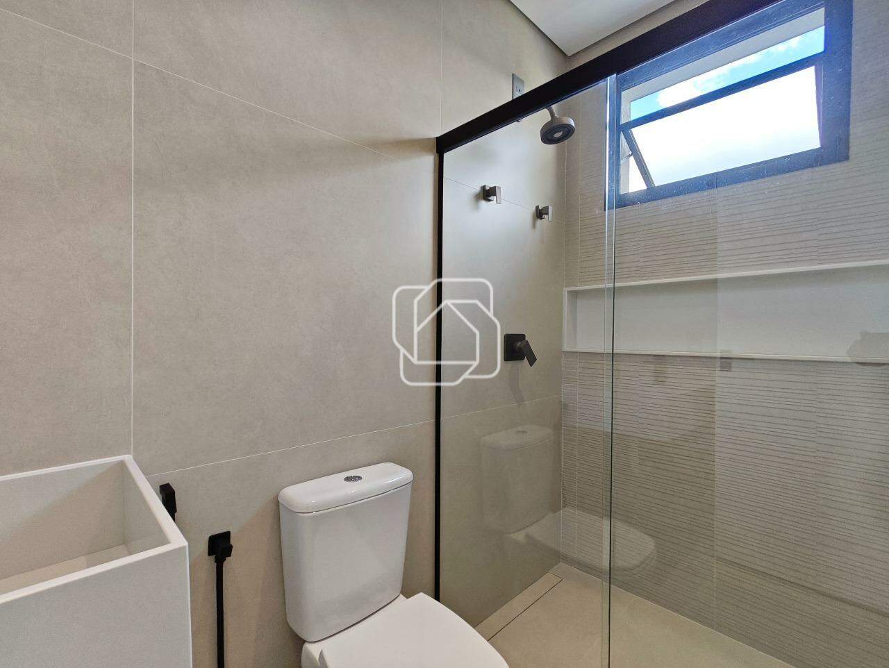 Casa de Condomínio à venda em Indaiatuba - SP - Residencial Duas Marias: Banheiro