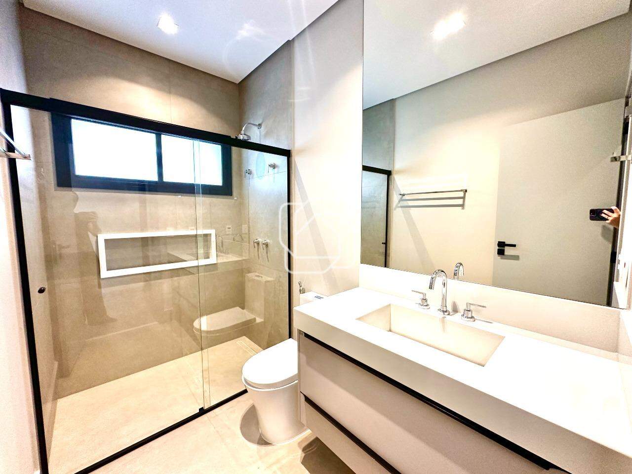 Casa de Condomínio à venda em Porto Feliz - SP - Fazenda Alvorada: Banheiro