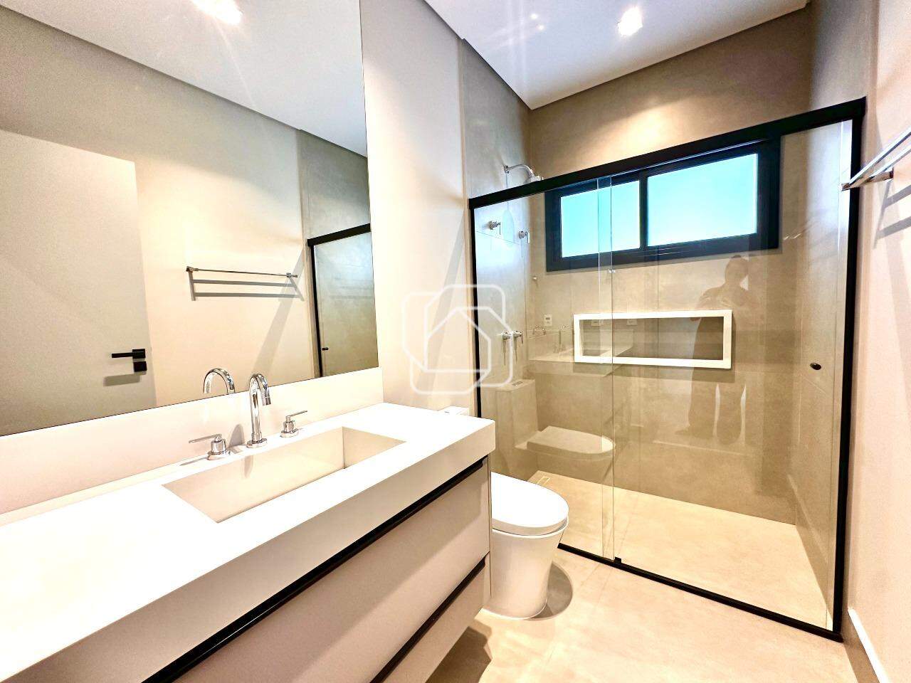 Casa de Condomínio à venda em Porto Feliz - SP - Fazenda Alvorada: Banheiro