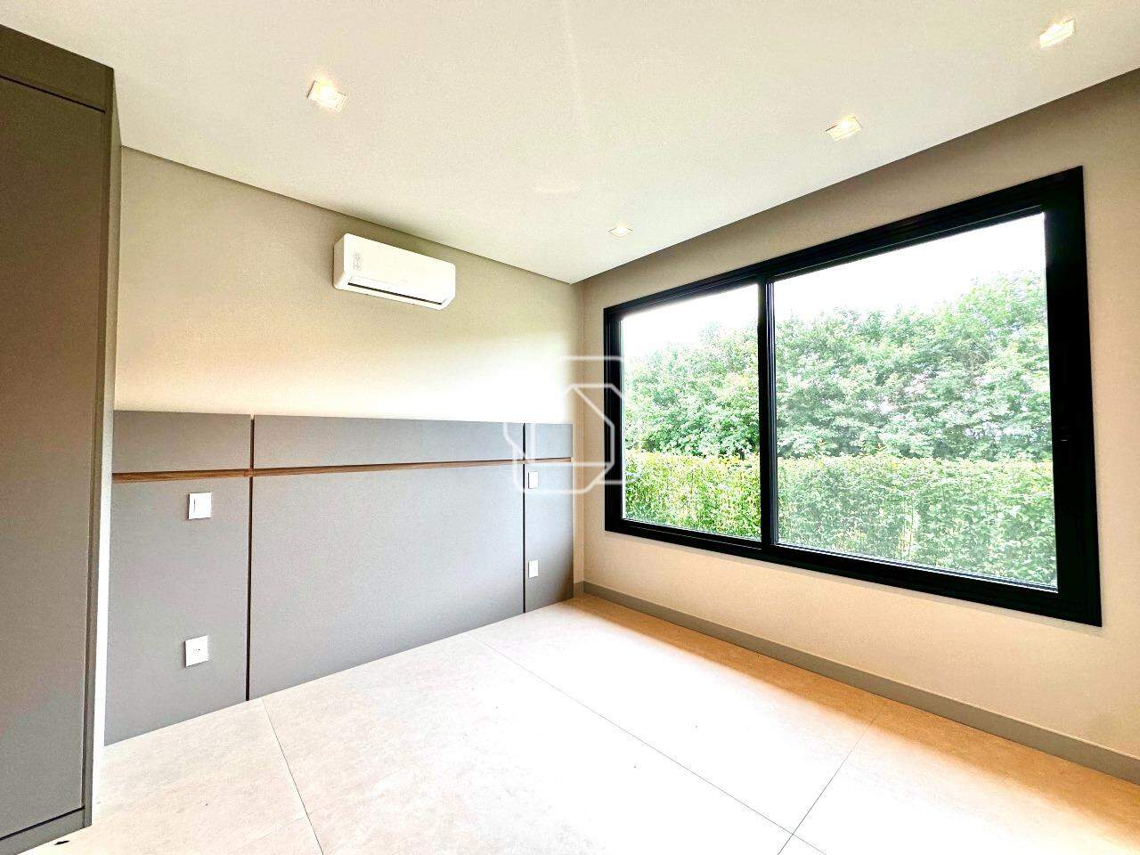 Casa de Condomínio à venda em Porto Feliz - SP - Fazenda Alvorada: Suíte