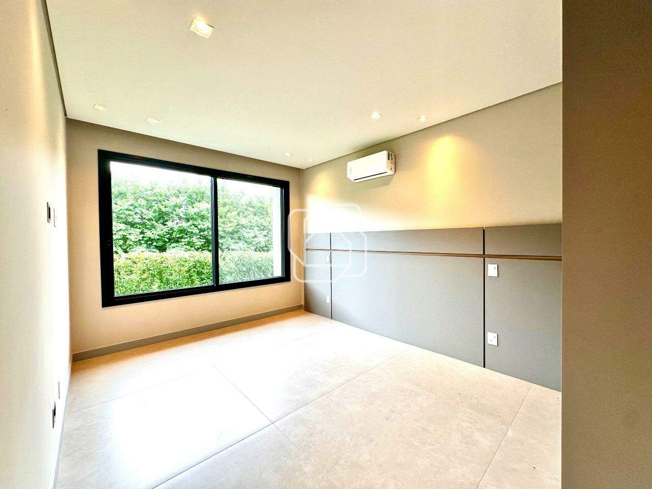 Casa de Condomínio à venda em Porto Feliz - SP - Fazenda Alvorada: Suíte