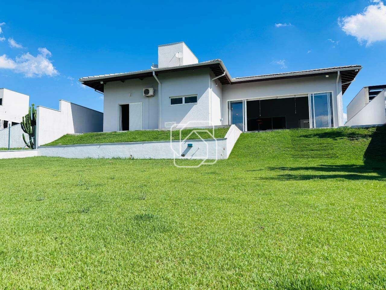 Casa de Condomínio para aluguel em Salto - SP - Condomínio Fazenda Palmeiras Imperiais: 
