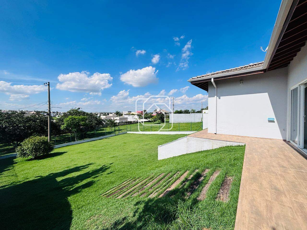 Casa de Condomínio para aluguel em Salto - SP - Condomínio Fazenda Palmeiras Imperiais: 