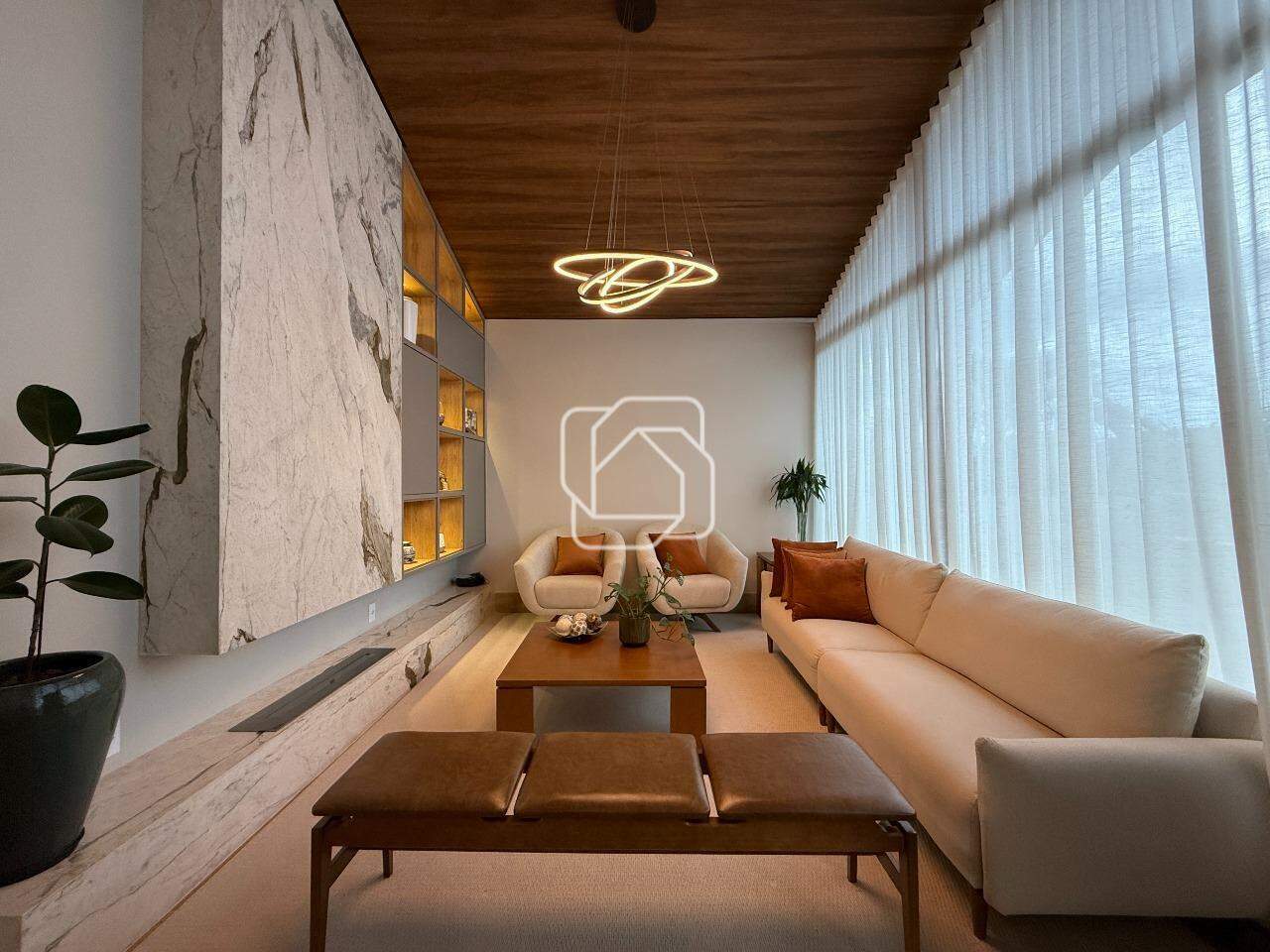 Casa de Condomínio à venda em Indaiatuba - SP - Parque Villa dos Pinheiros: Sala de estar