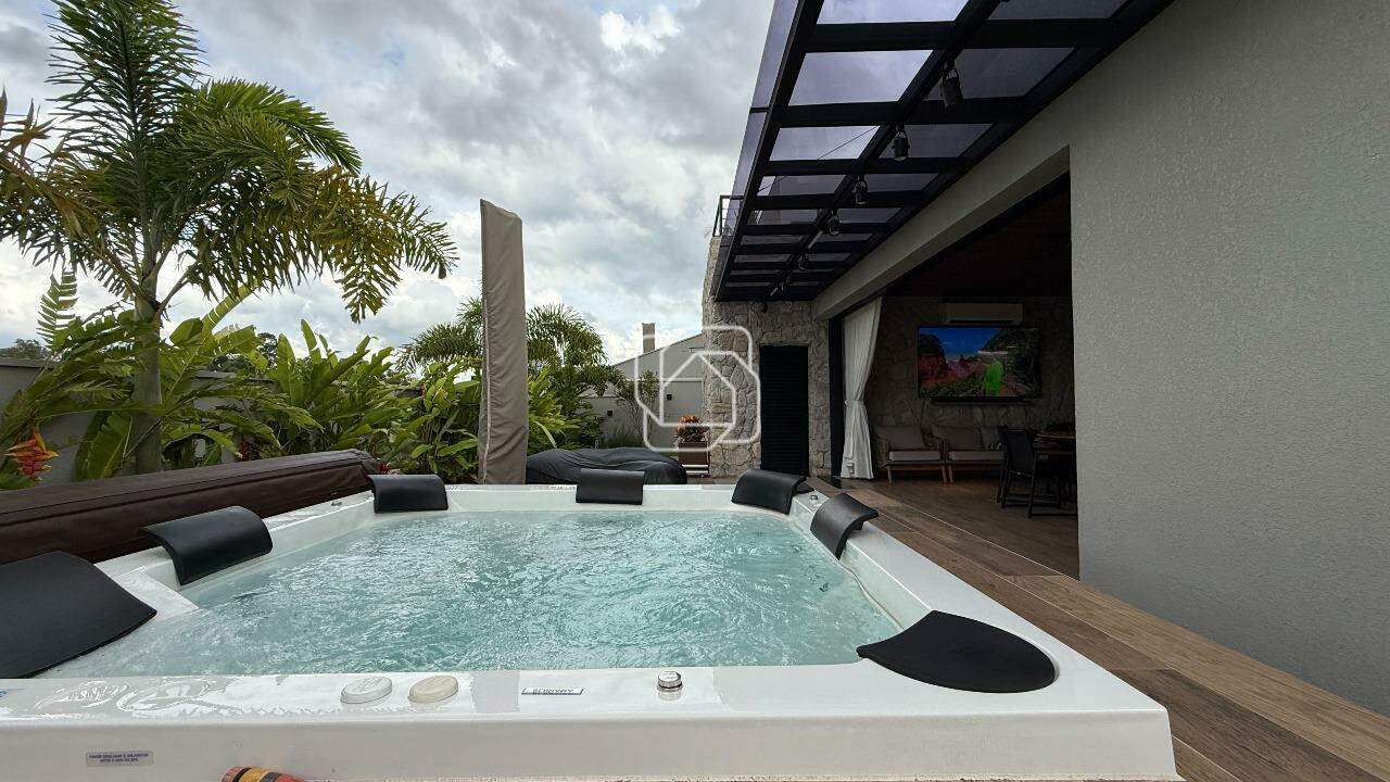 Casa de Condomínio à venda em Indaiatuba - SP - Parque Villa dos Pinheiros: Jacuzzi