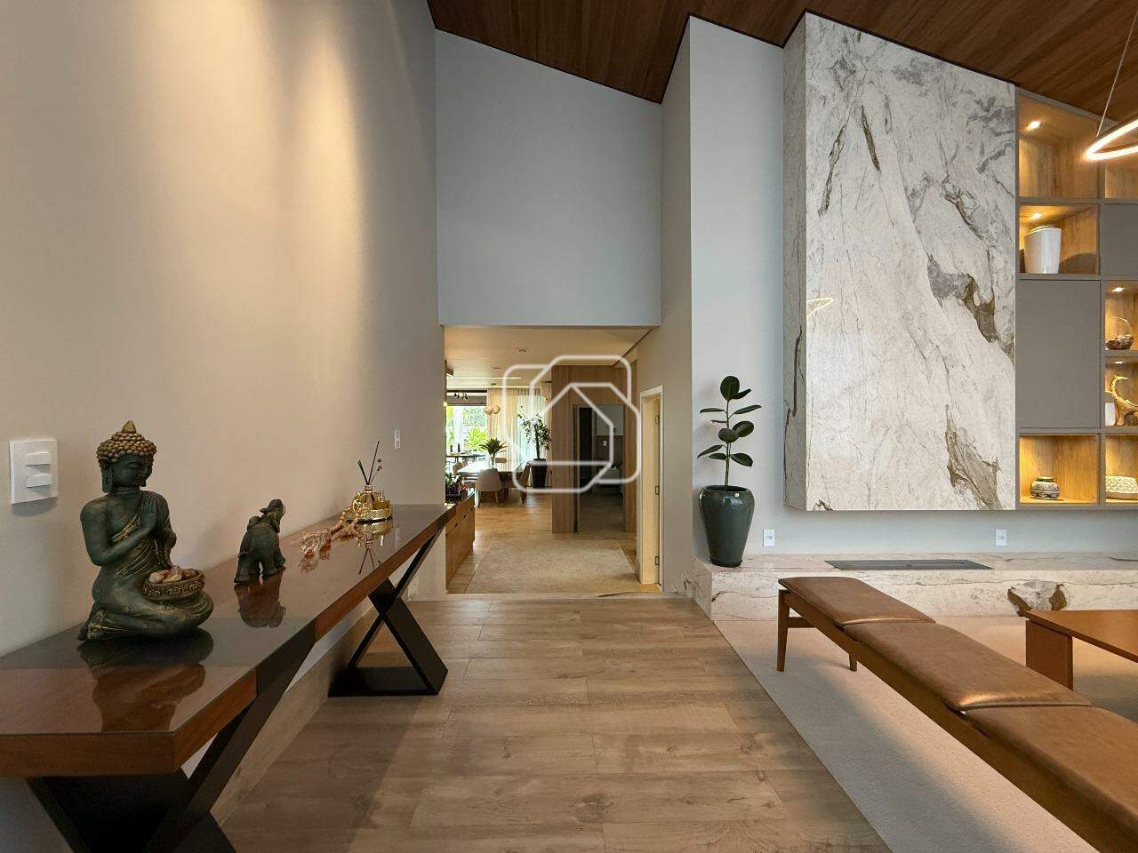 Casa de Condomínio à venda em Indaiatuba - SP - Parque Villa dos Pinheiros: Hall social