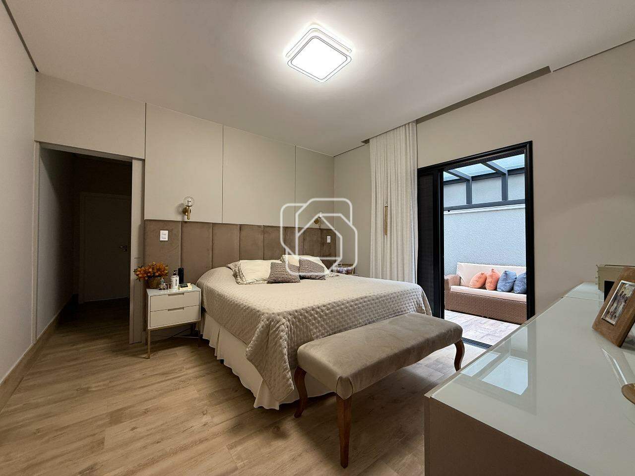 Casa de Condomínio à venda em Indaiatuba - SP - Parque Villa dos Pinheiros: Dormitório