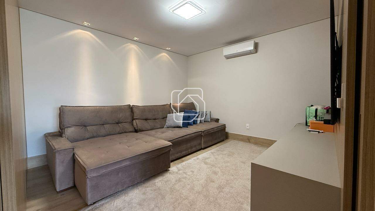 Casa de Condomínio à venda em Indaiatuba - SP - Parque Villa dos Pinheiros: Sala de TV