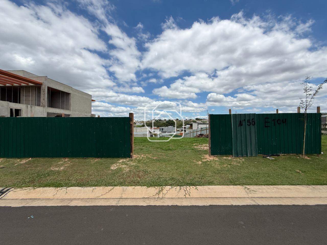 Terreno à venda em Indaiatuba - SP - Parque Villa dos Pinheiros: Visão geral do terreno