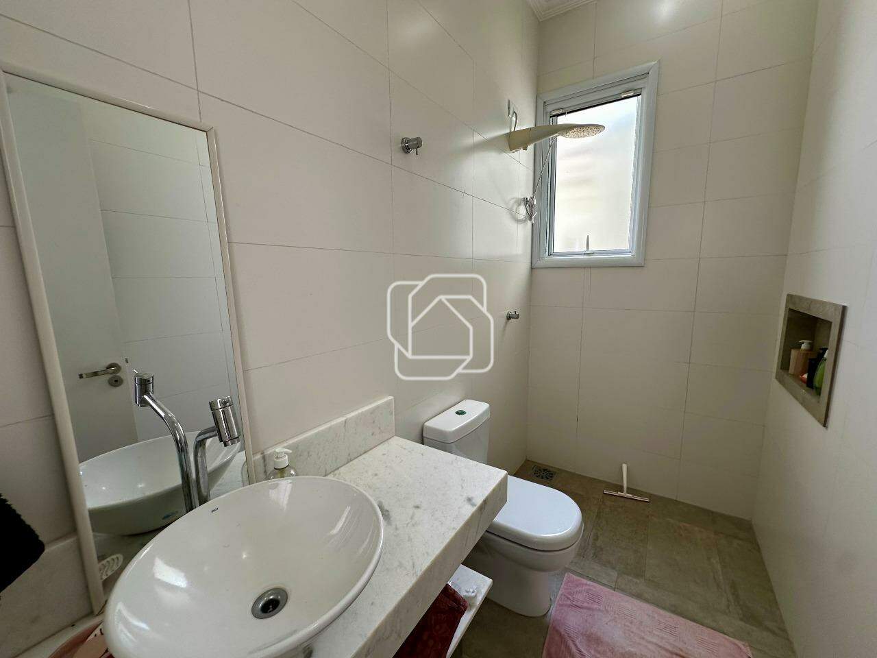 Casa de Condomínio à venda em Itu - SP - Residencial Parque Campos de Santo Antônio II: Banheiro