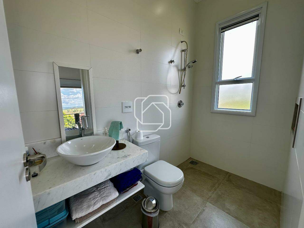 Casa de Condomínio à venda em Itu - SP - Residencial Parque Campos de Santo Antônio II: Banheiro