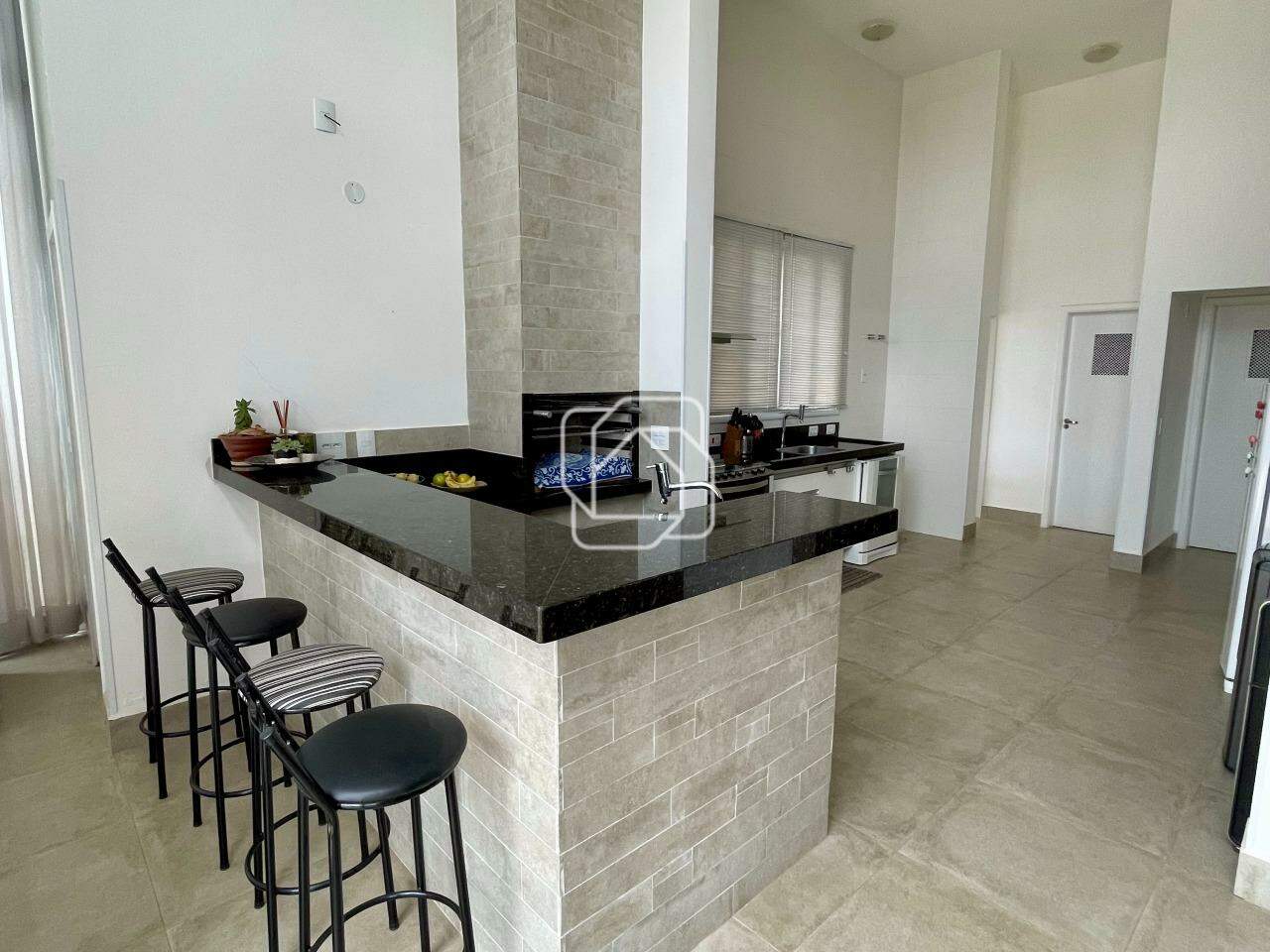 Casa de Condomínio à venda em Itu - SP - Residencial Parque Campos de Santo Antônio II: Cozinha integrada