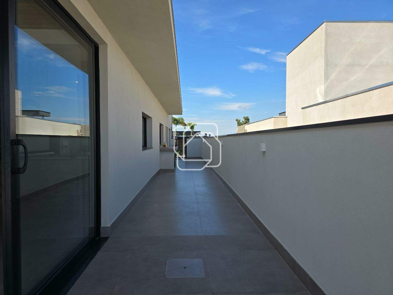 Casa de Condomínio à venda em Itu - SP - Residencial Parque Campos de Santo Antônio II: Corredor