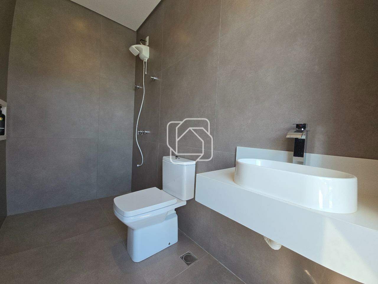 Casa de Condomínio à venda em Itu - SP - Residencial Parque Campos de Santo Antônio II: Banheiro