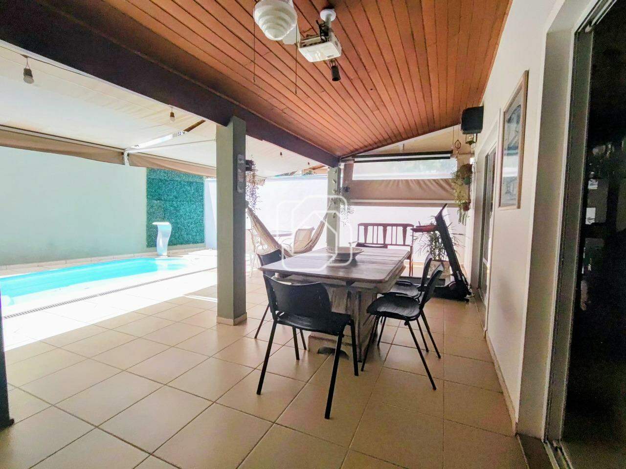 Casa de Condomínio à venda em Itu - SP - Parque do Varvito: Área Gourmet