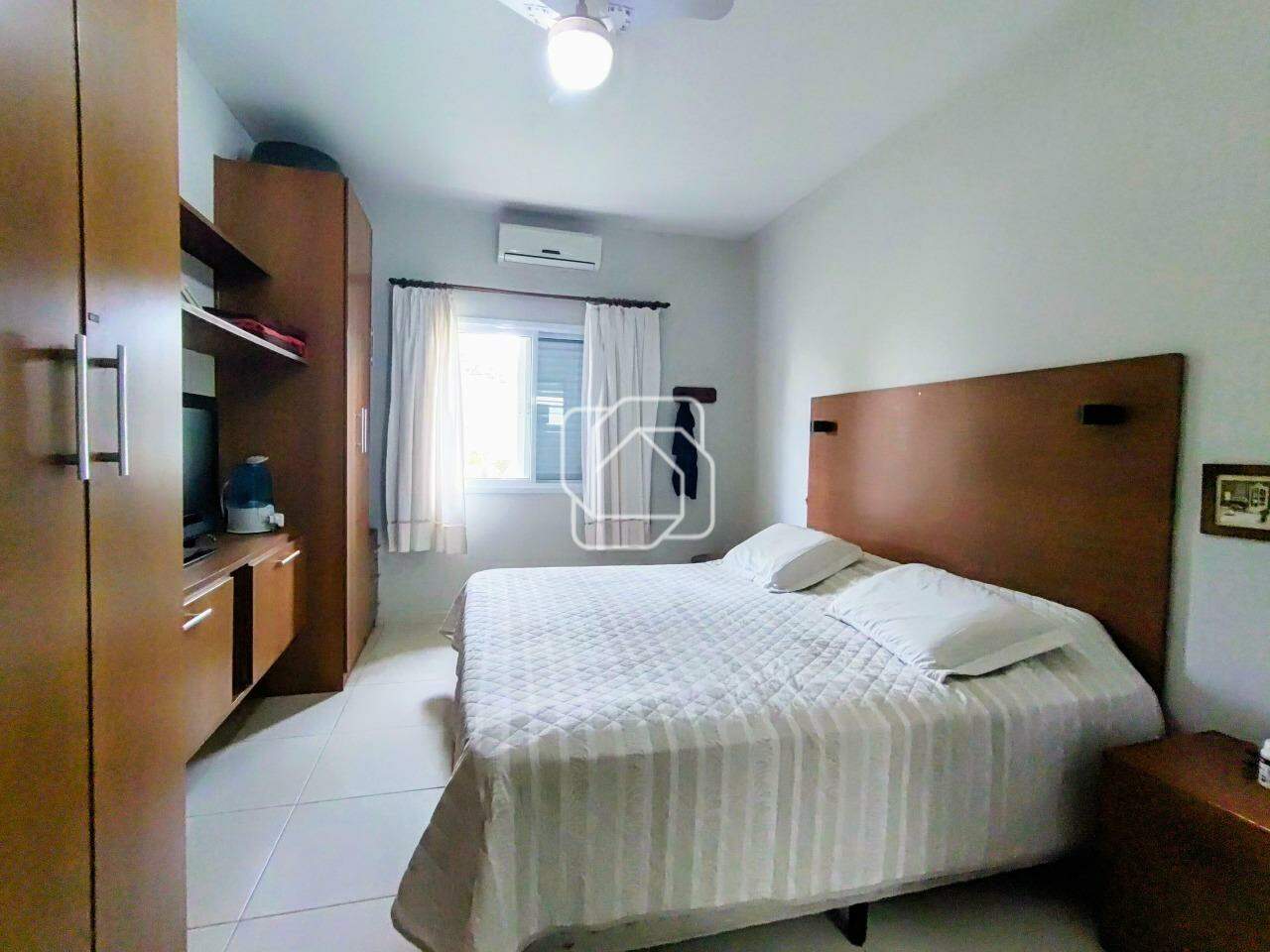 Casa de Condomínio à venda em Itu - SP - Parque do Varvito: Suíte