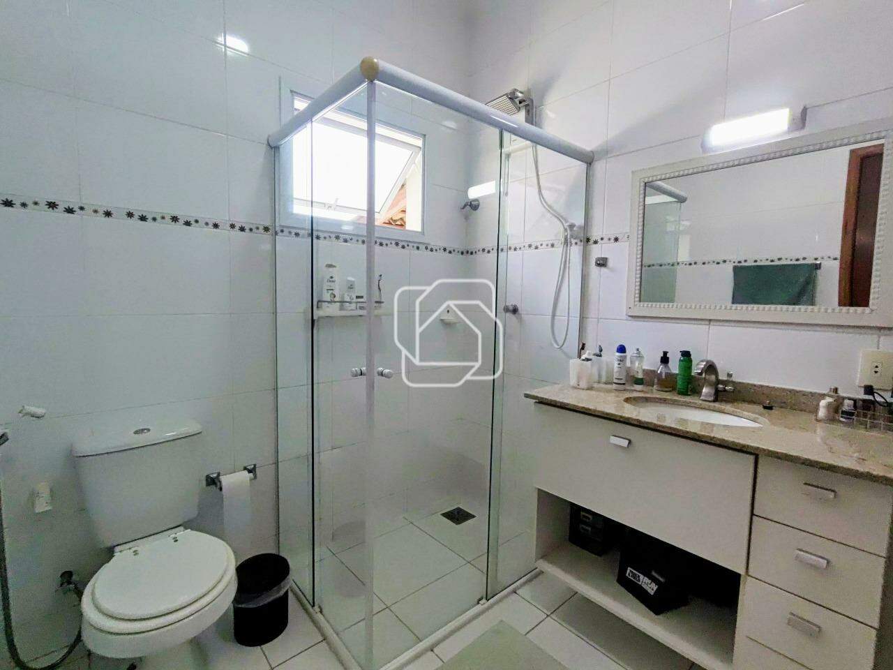Casa de Condomínio à venda em Itu - SP - Parque do Varvito: Banheiro