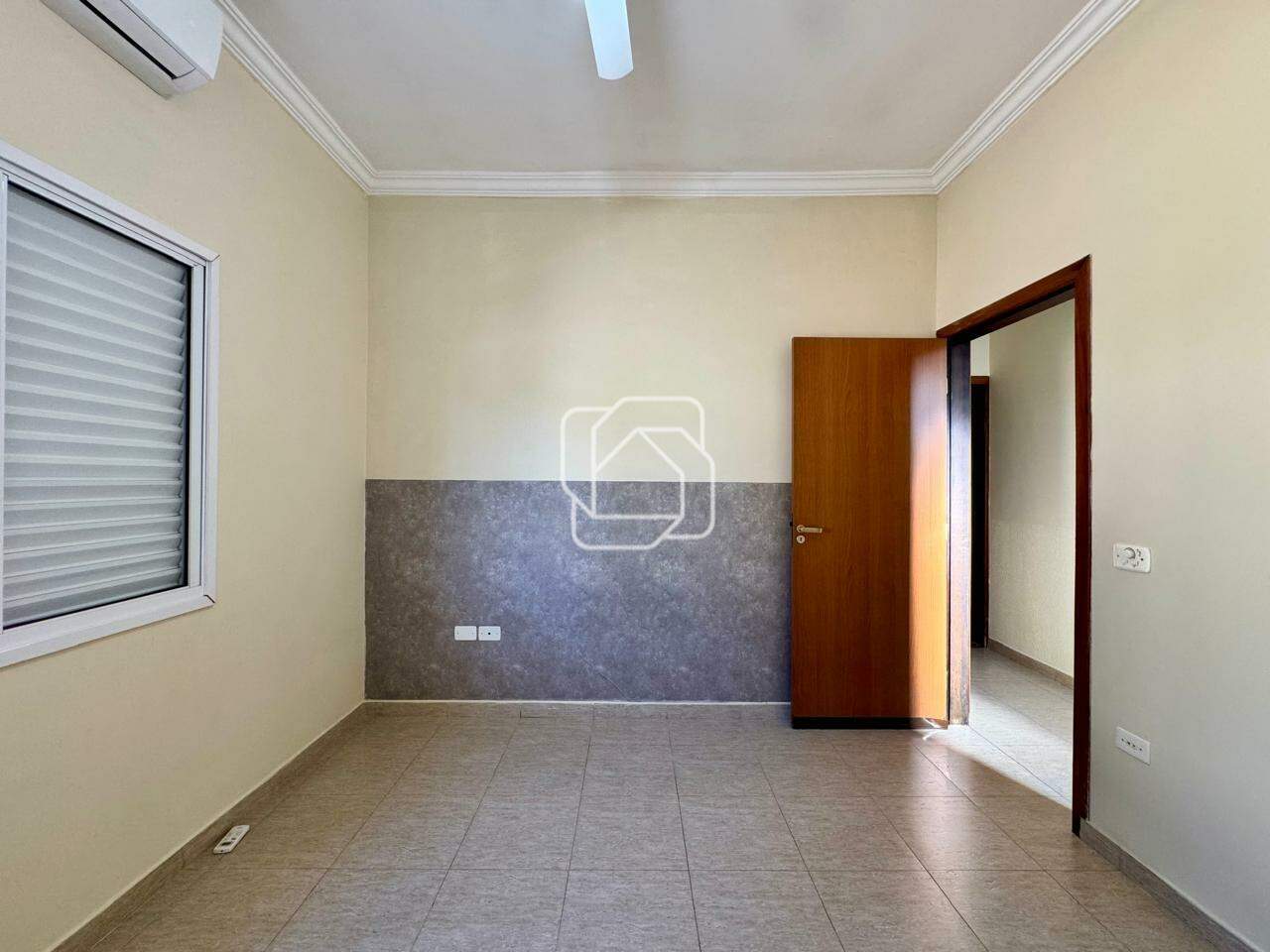 Casa de Condomínio para aluguel em Itu - SP - Condomínio Parque do Varvito: 