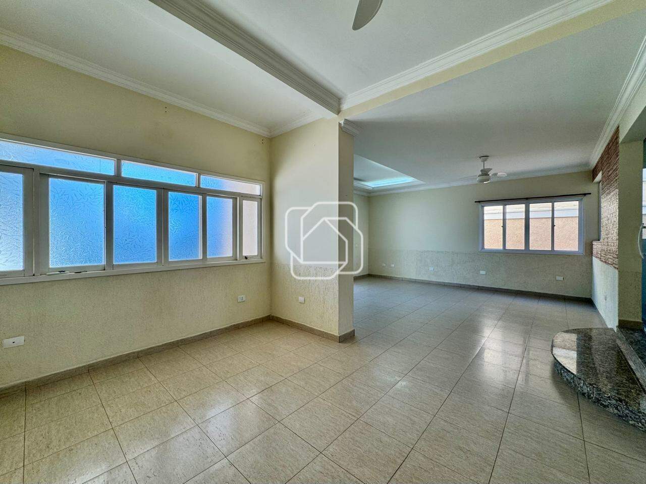 Casa de Condomínio para aluguel em Itu - SP - Condomínio Parque do Varvito: 