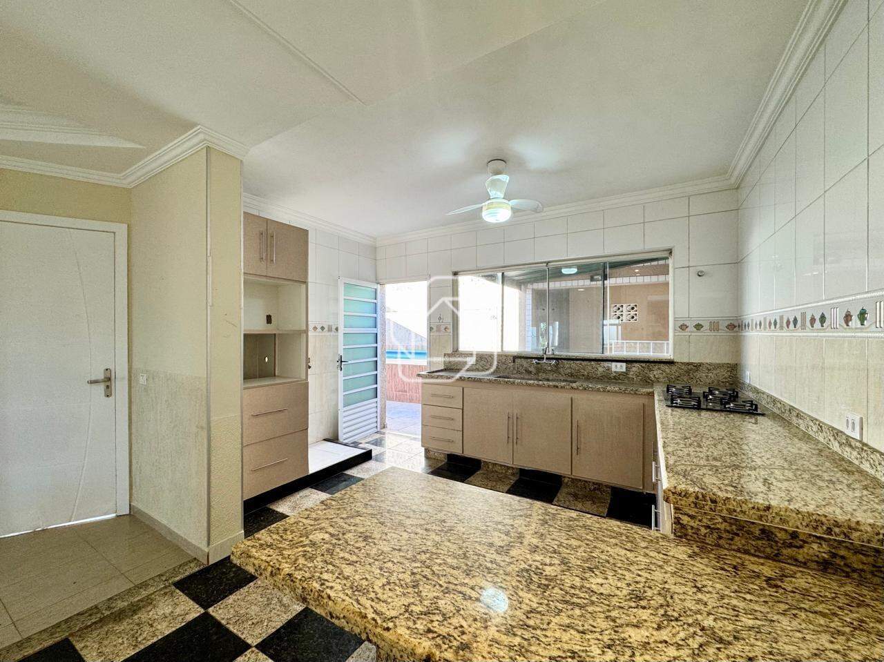 Casa de Condomínio para aluguel em Itu - SP - Condomínio Parque do Varvito: 