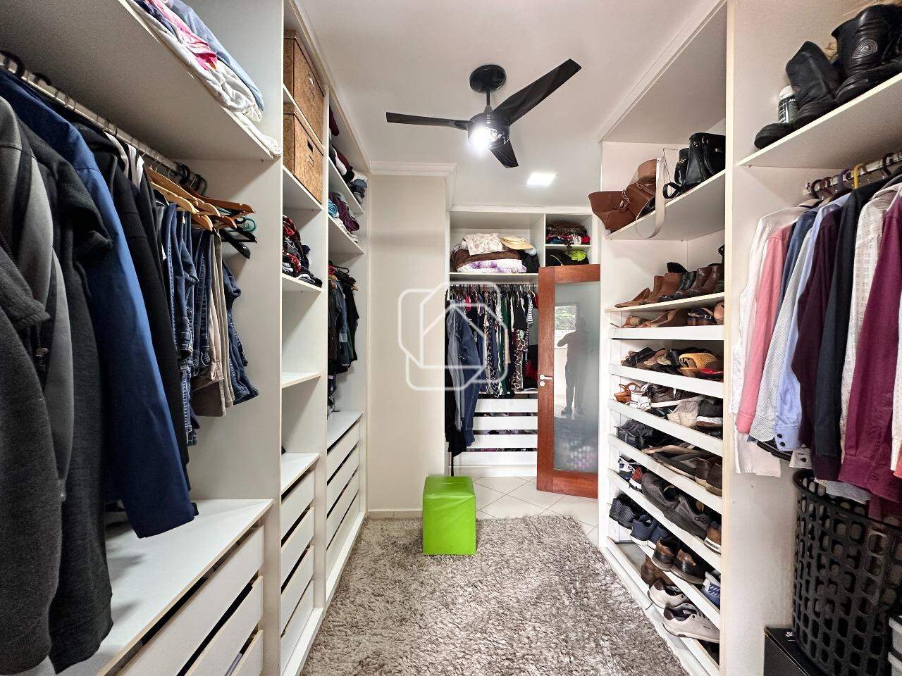 Casa de Condomínio à venda em Indaiatuba - SP - Colinas do Mosteiro de Itaici: Closet