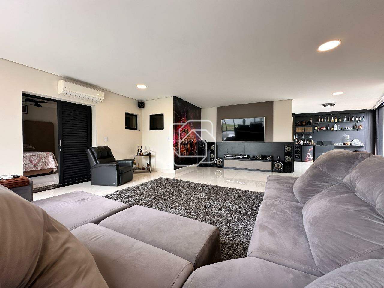 Casa de Condomínio à venda em Indaiatuba - SP - Colinas do Mosteiro de Itaici: Sala de TV