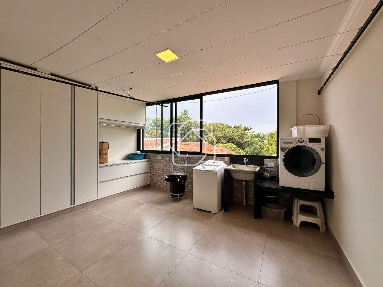Casa de Condomínio à venda em Indaiatuba - SP - Colinas do Mosteiro de Itaici: Lavanderia