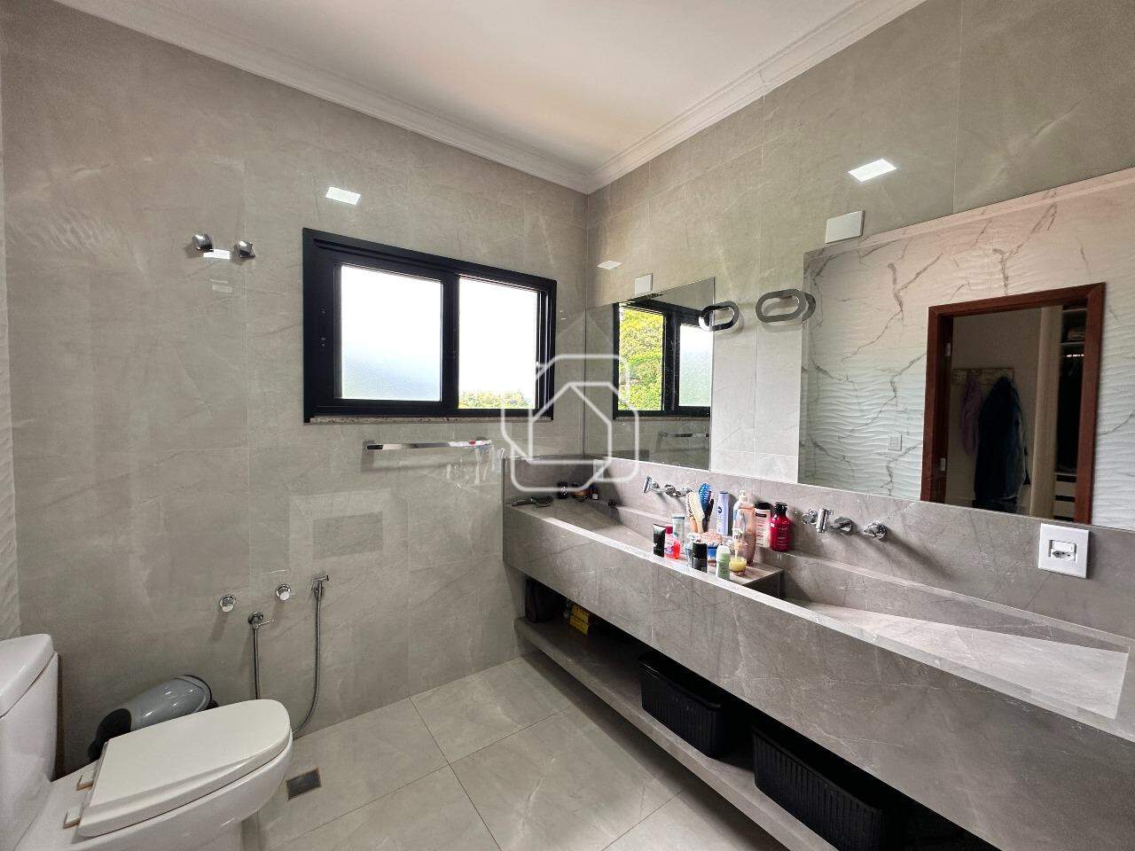 Casa de Condomínio à venda em Indaiatuba - SP - Colinas do Mosteiro de Itaici: Banheiro