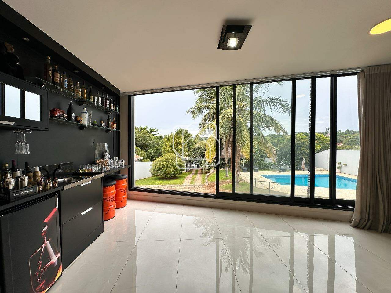Casa de Condomínio à venda em Indaiatuba - SP - Colinas do Mosteiro de Itaici: Bar