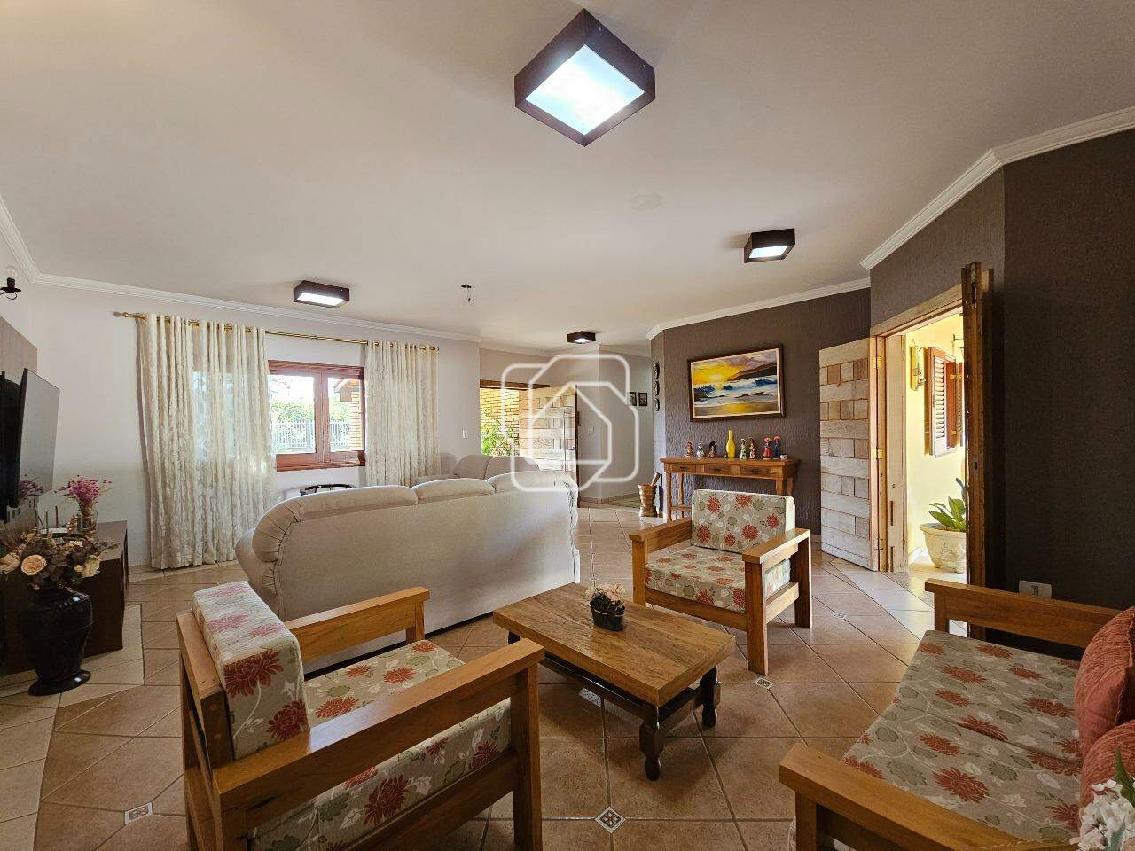 Casa de Condomínio à venda em Indaiatuba - SP - Recanto dos Pássaros: Sala de estar