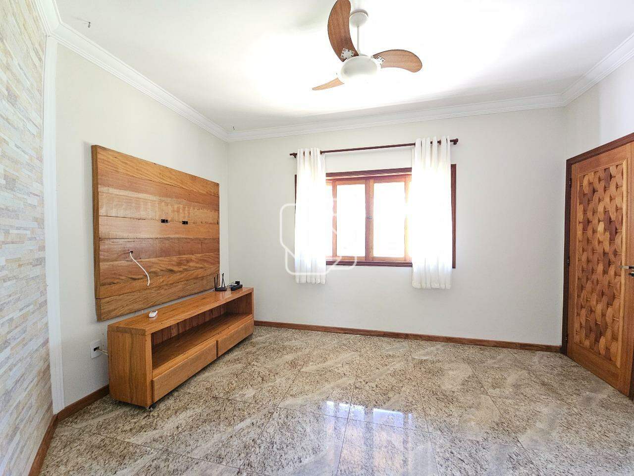 Casa de Condomínio à venda em Indaiatuba - SP - Recanto dos Pássaros: Sala