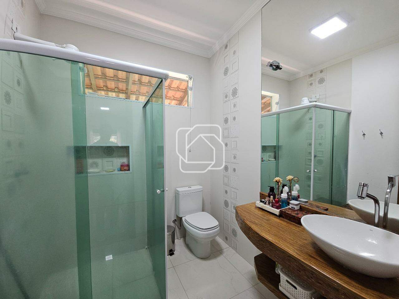 Casa de Condomínio à venda em Indaiatuba - SP - Recanto dos Pássaros: Banheiro