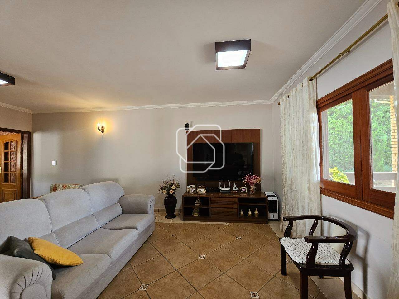 Casa de Condomínio à venda em Indaiatuba - SP - Recanto dos Pássaros: Sala de TV