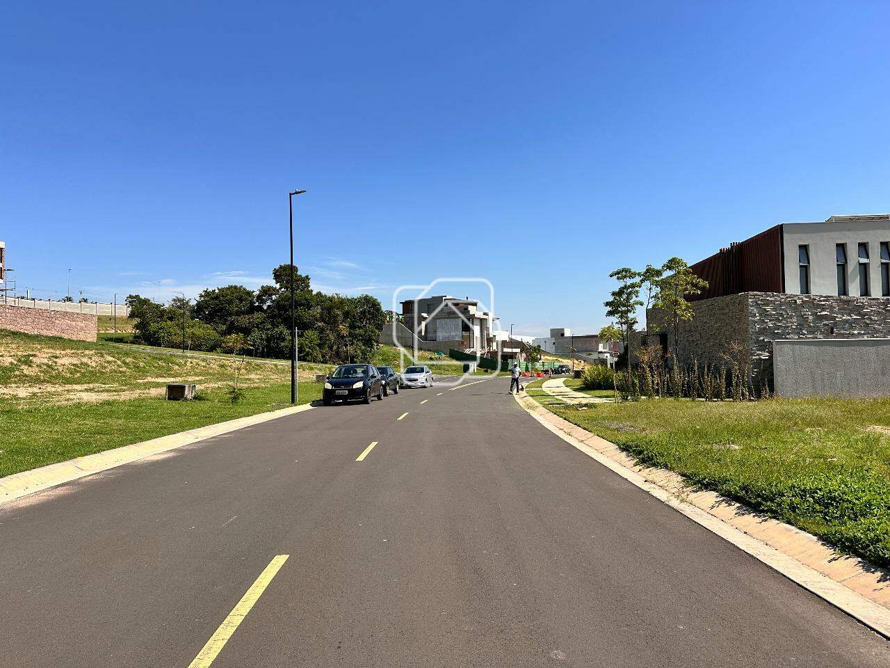 Terreno à venda em Indaiatuba - SP - Parque Villa dos Pinheiros: Rua do terreno