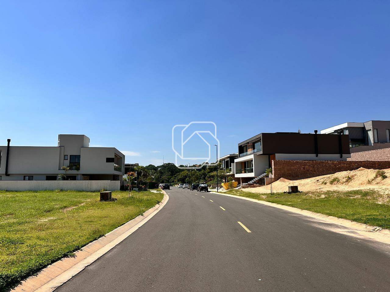 Terreno à venda em Indaiatuba - SP - Parque Villa dos Pinheiros: Rua do terreno