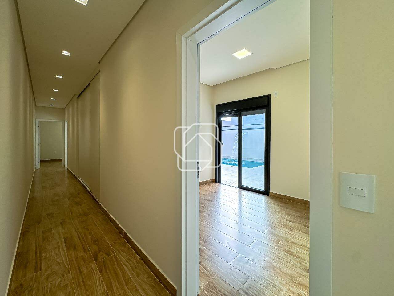 Casa de Condomínio à venda em Indaiatuba - SP - Residencial Evidências: Corredor