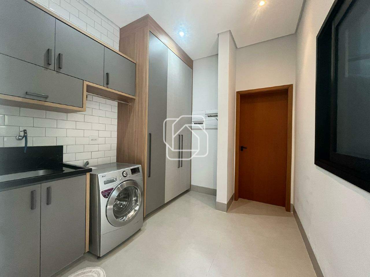 Casa de Condomínio à venda em Salto - SP - Residencial Lagos D’Icaraí: Lavanderia
