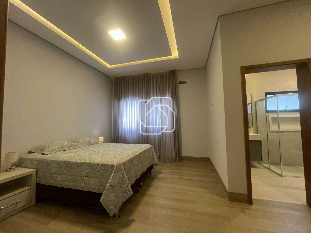 Casa de Condomínio à venda em Salto - SP - Residencial Lagos D’Icaraí: Suíte